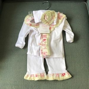 Three piece infant outfit